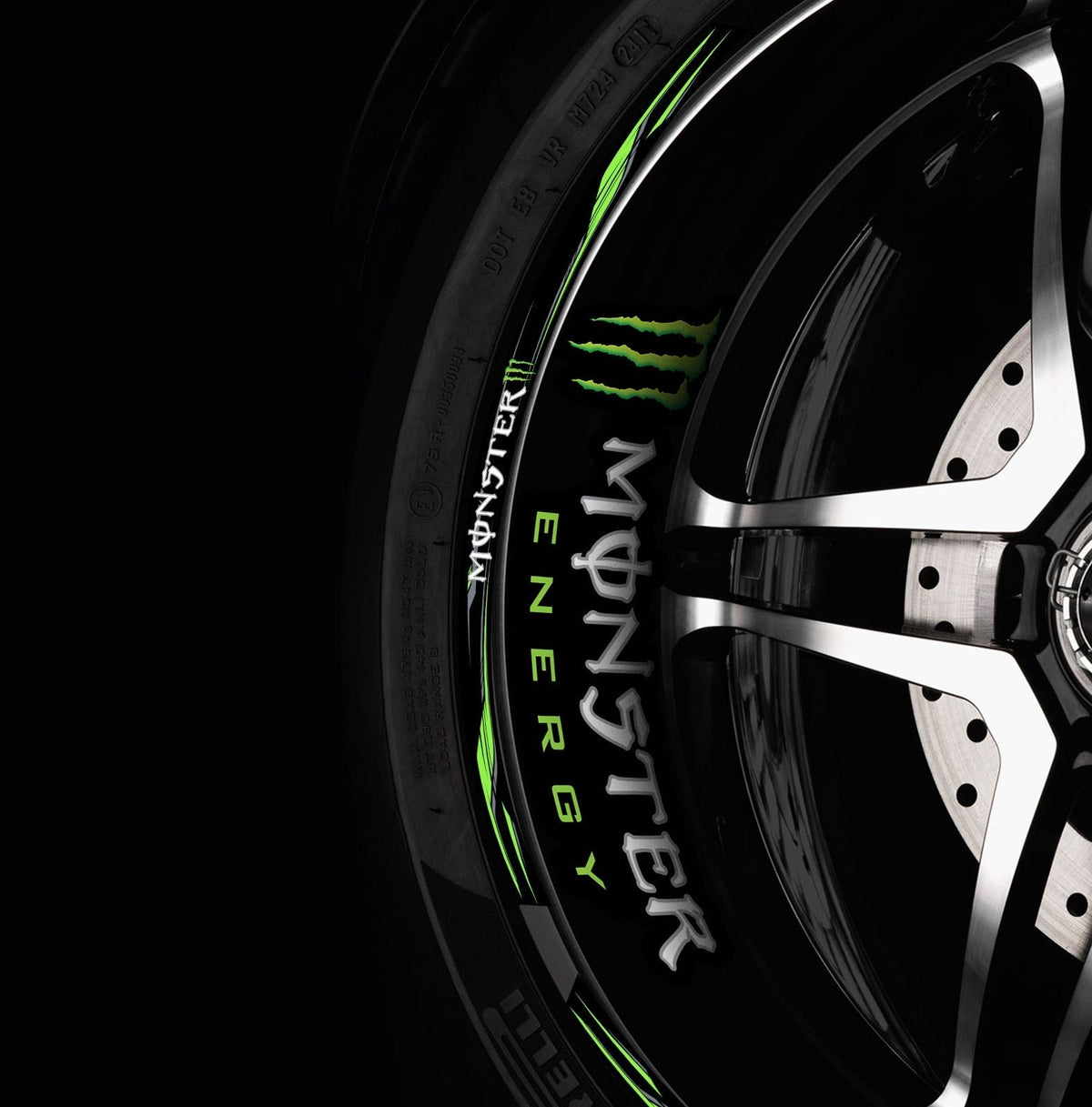 Juodi Monster Energy ratlankių lipdukai – sportiškas dizainas ir apsauga ratlankiams